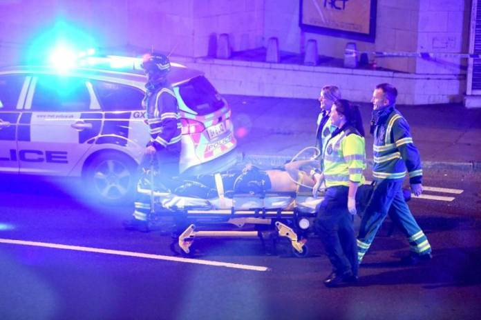 Βίντεο – ντοκουμέντο: O δράστης του Λονδίνου προκαλεί στέλνοντας φιλί μετά τη σύλληψή του